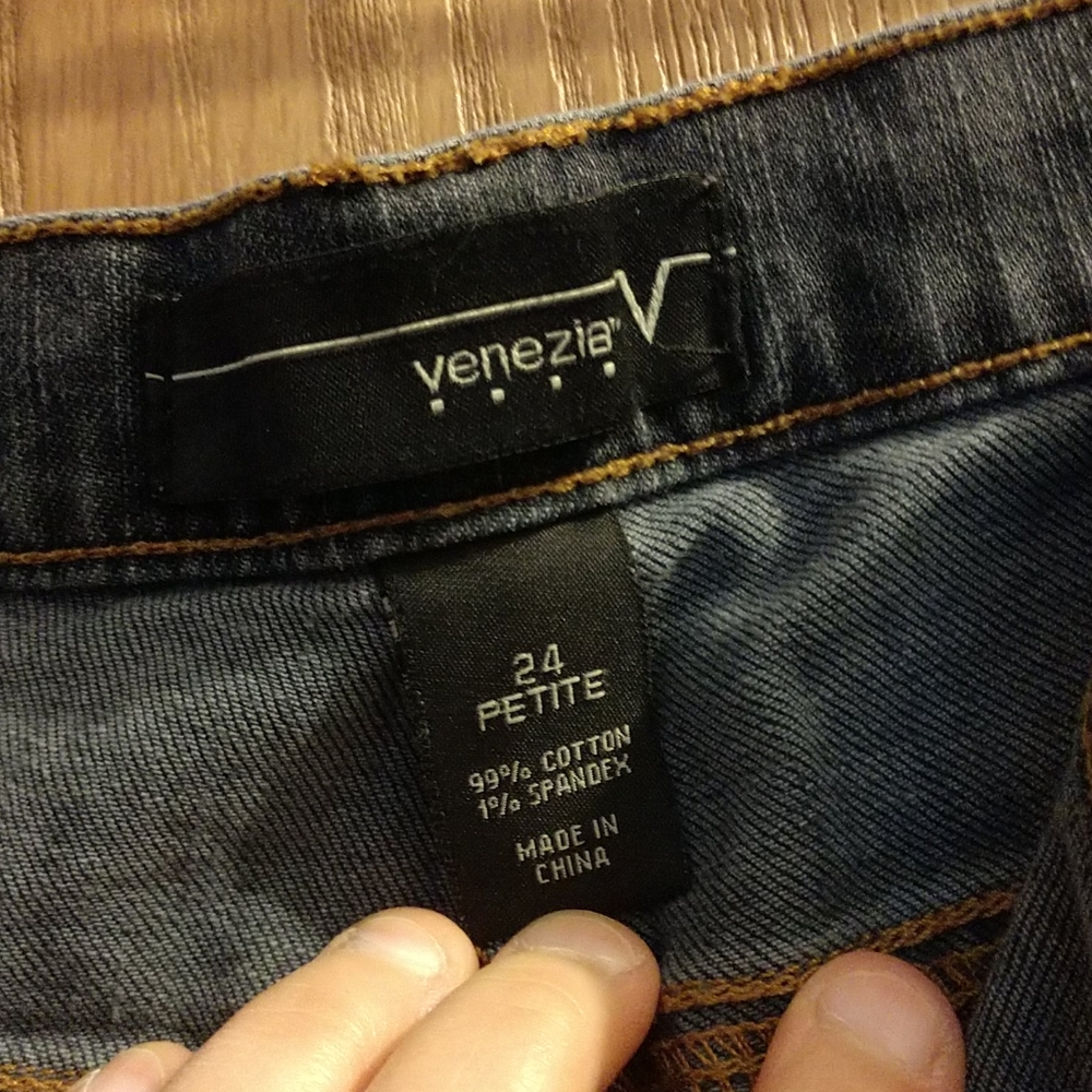 Jeans - Picture 6 of 6